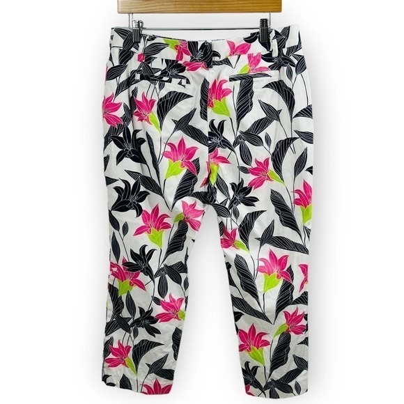 Lands’ End Black White Floral Lily Print Crop Pants Size 10P - Picture 4 of 12